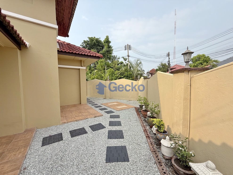 3 ห้องนอน บ้าน in Park Village  พัทยาตะวันออก H012325 (Photo 1)