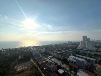 2 Bedrooms Condo in The Riviera Jomtien Jomtien C012329