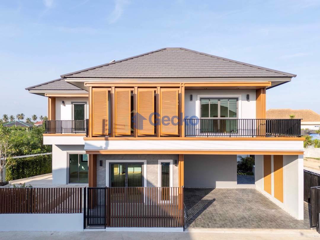 3 Bedrooms House in The Nature Pattaya  East Pattaya H012330