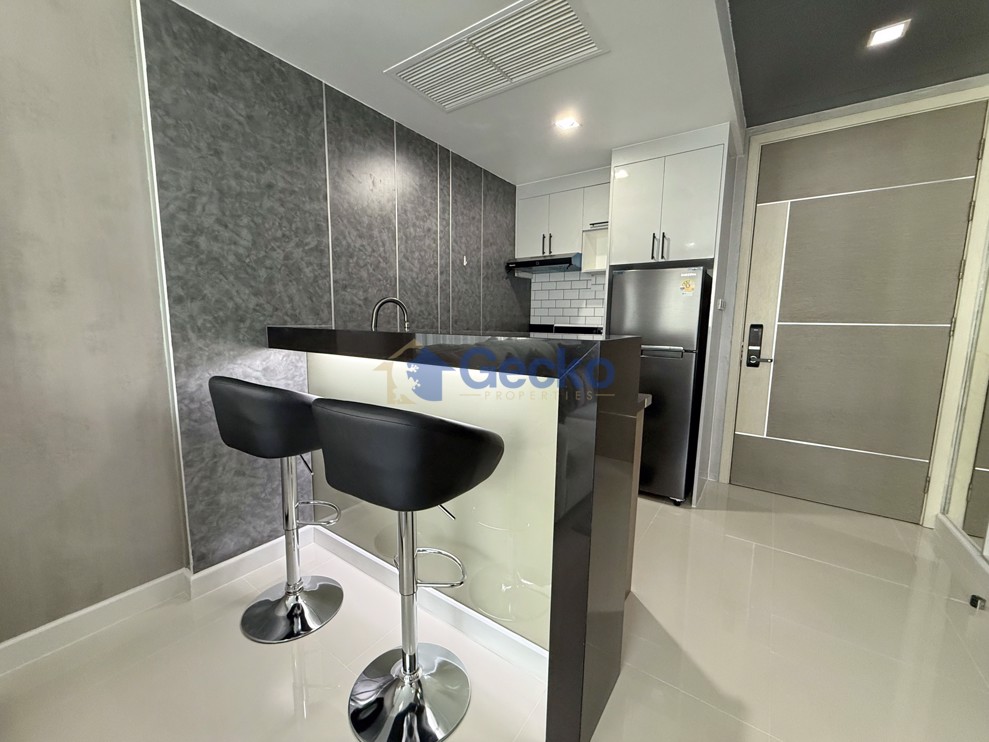 1 Bedroom Condo in Apus Condominium Central Pattaya C012340 (Photo 4)