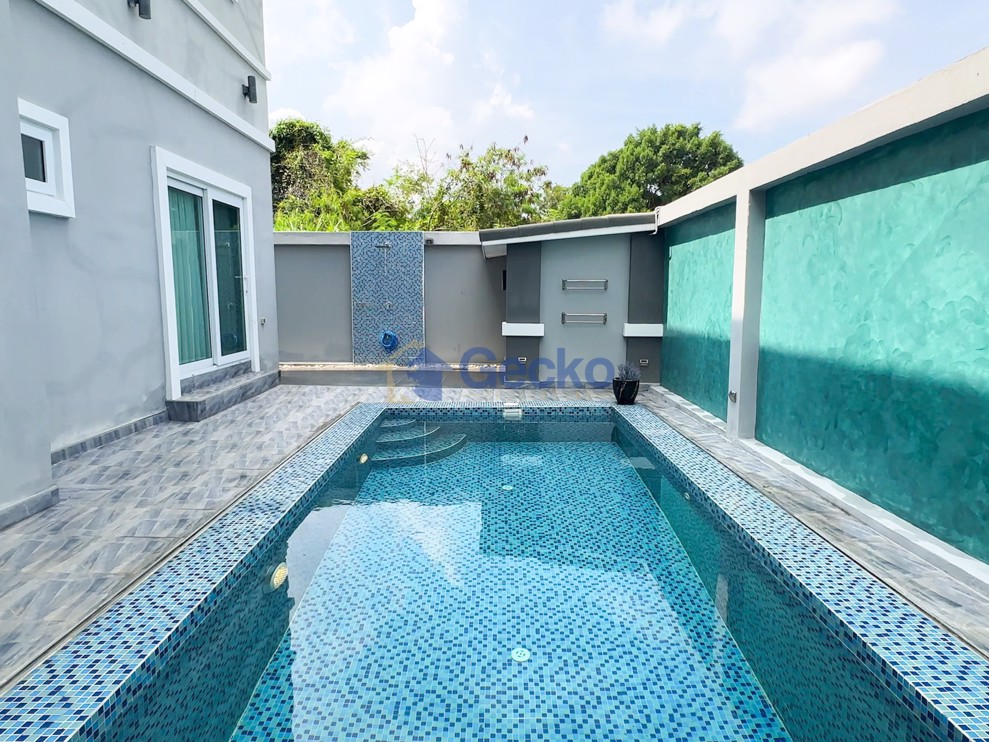 4 Bedrooms House  East Pattaya H010391 (Photo 4)