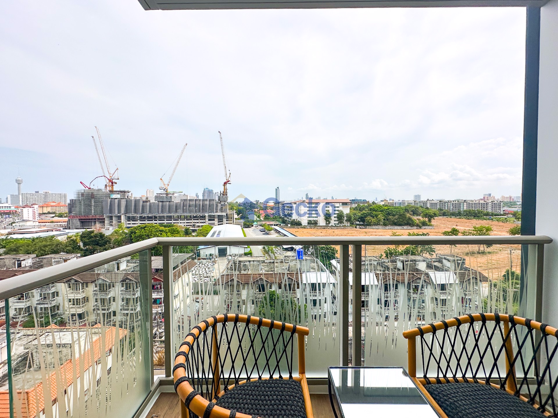 1 Bedroom Condo in The Riviera Ocean Drive Jomtien C012359