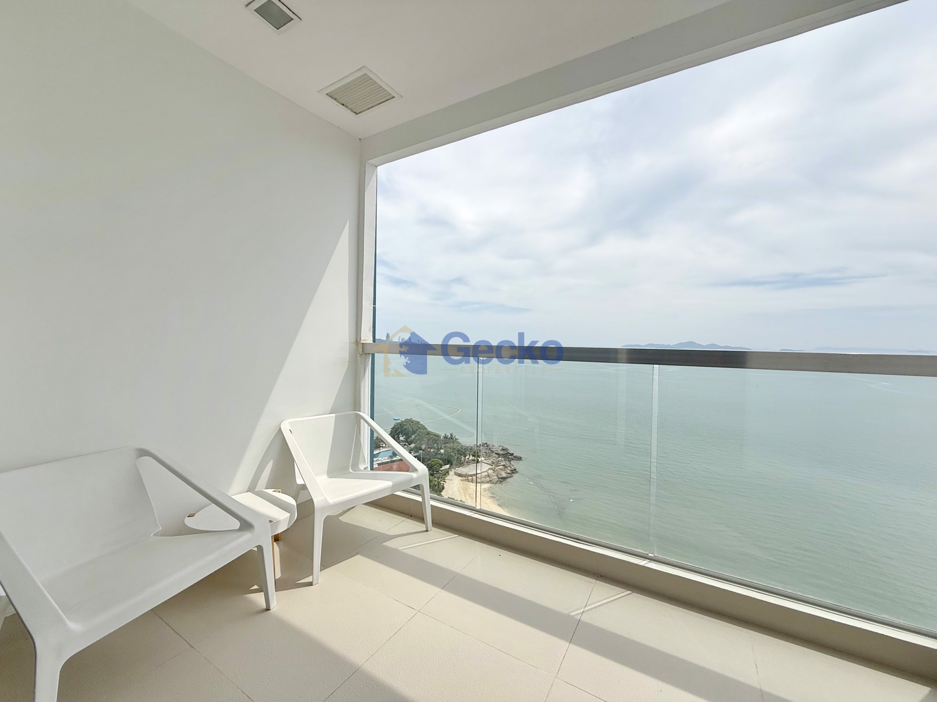 1 Bedroom Condo in The Palm Wongamat Wongamat C012363