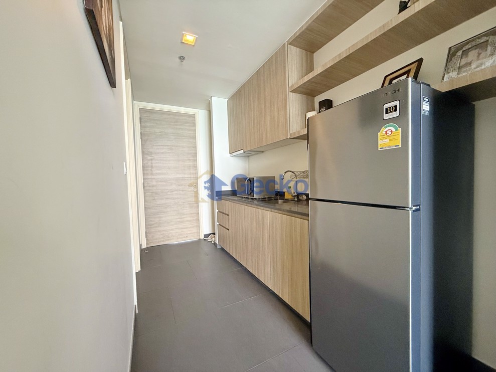 Studio Condo in The Zire Wongamat C012365 (Photo 3)