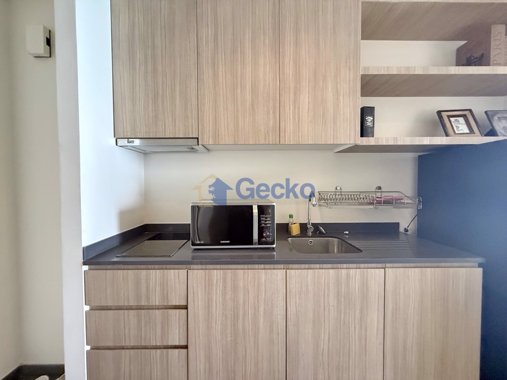 Studio Condo in The Zire Wongamat C012365 (Photo 4)