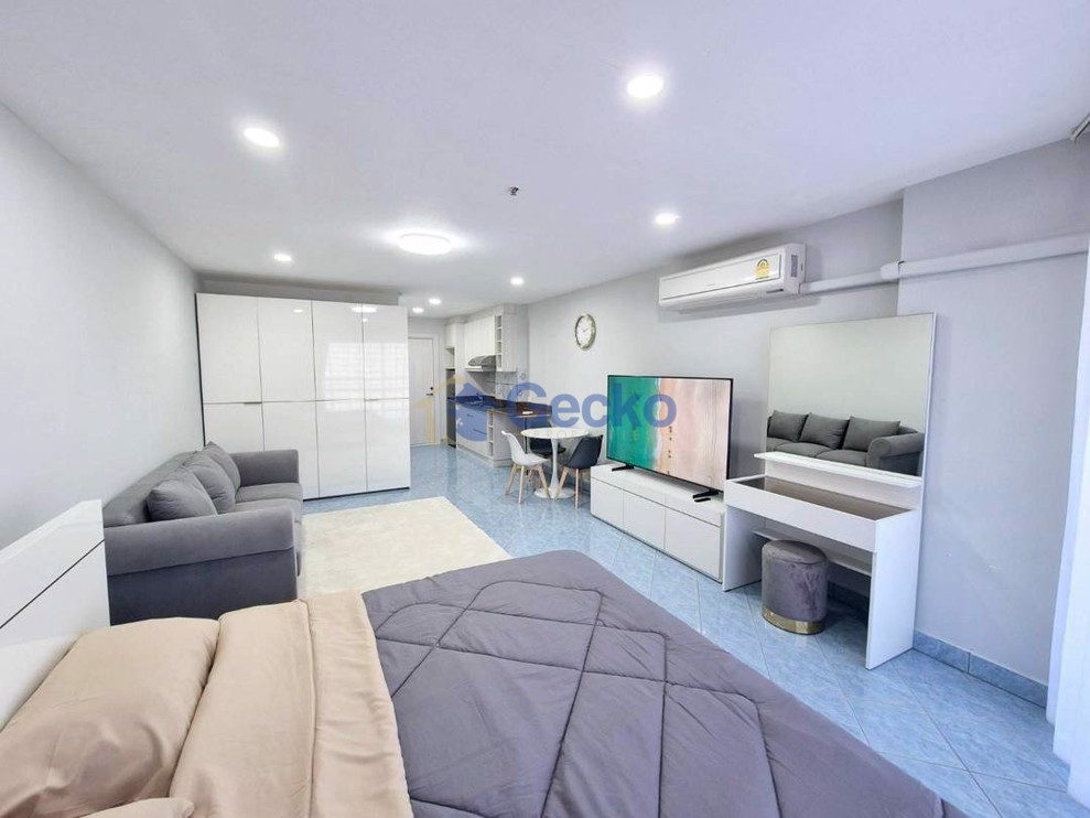 Studio Condo in View Talay 2 Jomtien C012375 (Photo 1)