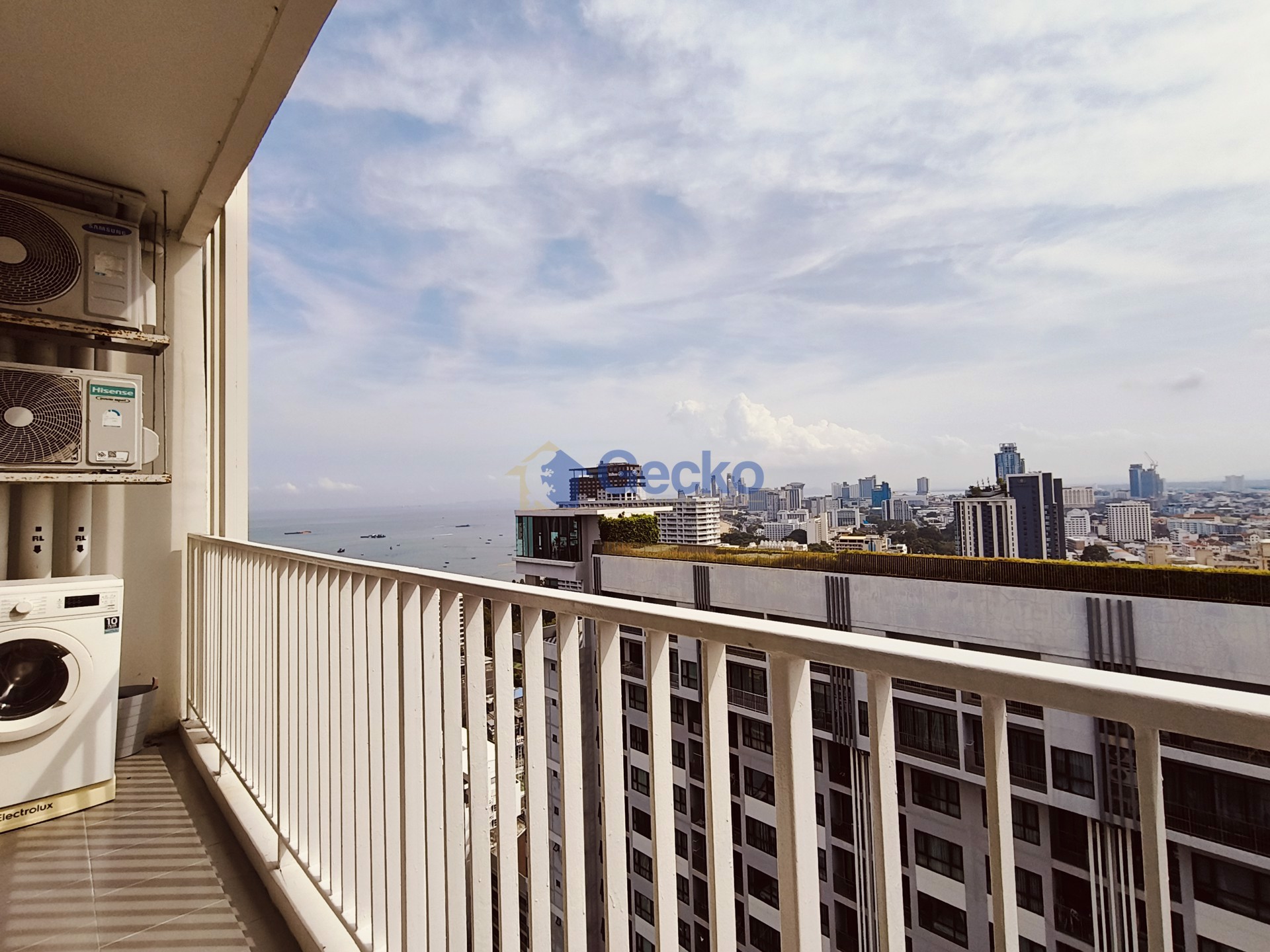 1 Bedroom Condo in The Base Central Pattaya C012376