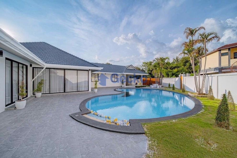 3 Bedrooms House  East Pattaya H012099 (Photo 3)