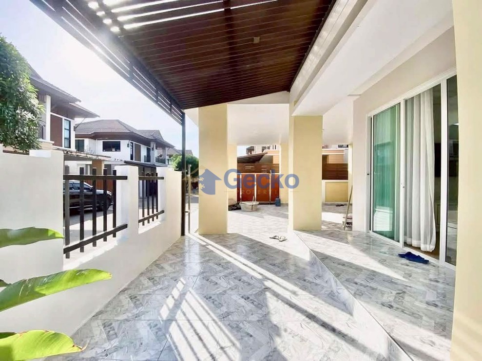 4 ห้องนอน บ้าน in Baan Sirin  พัทยาตะวันออก H012383 (Photo 1)