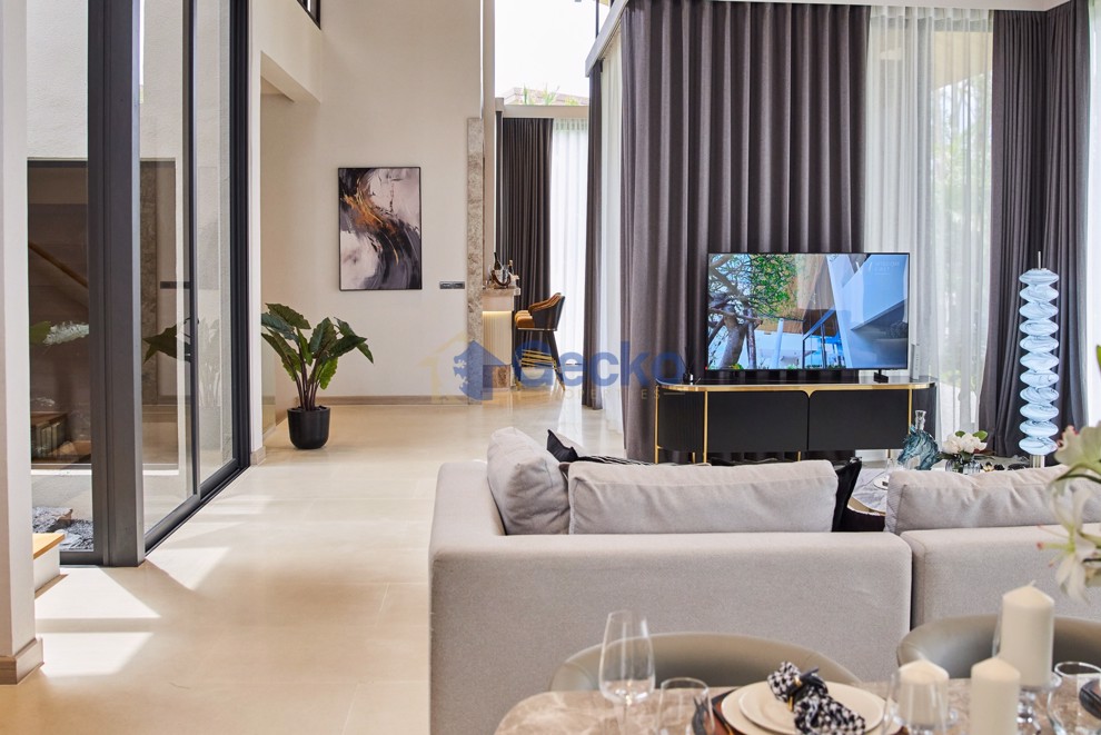 4 Bedrooms House in Wisdom First Residence  East Pattaya H012385 (Photo 2)