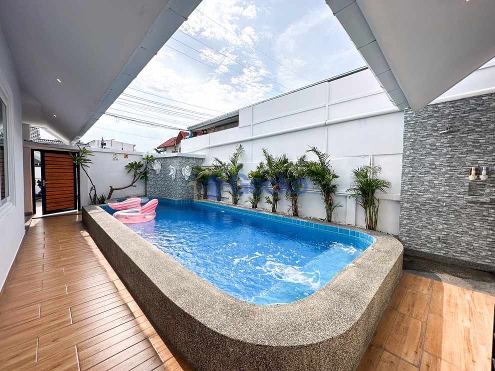 4 Bedrooms House  South Pattaya H012389 (Photo 4)