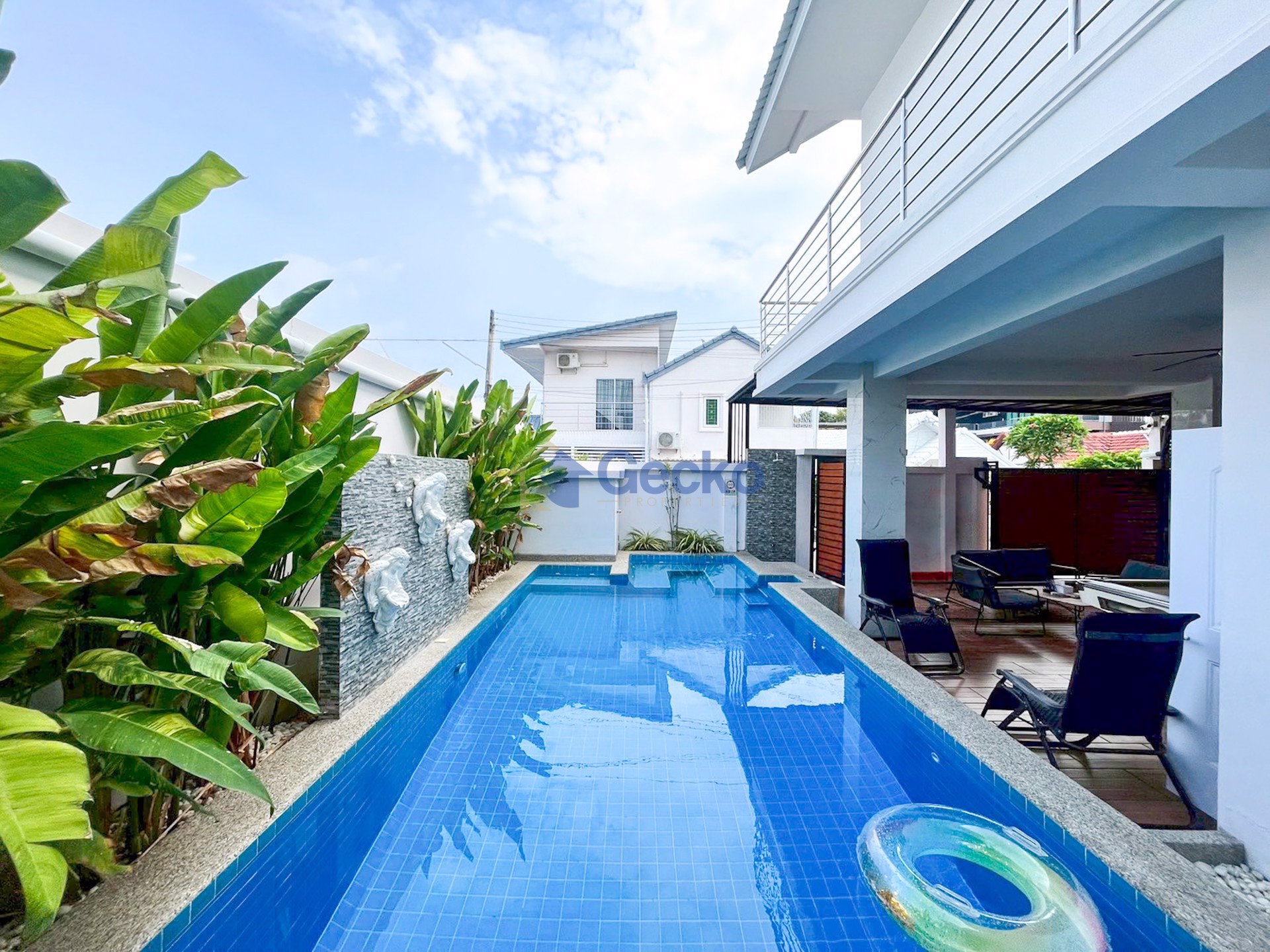 4 Bedrooms House  South Pattaya H012390