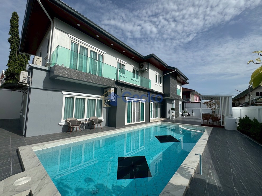 4 ห้องนอน บ้าน in Lakeside court 3  พัทยาตะวันออก H012391 (Photo 1)