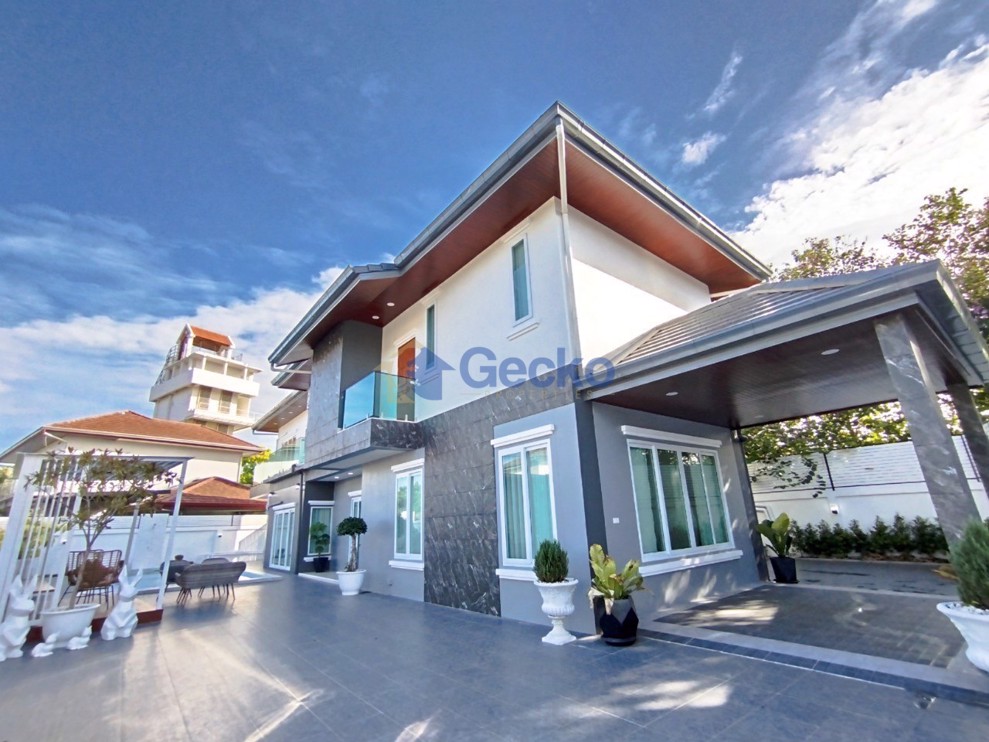 4 ห้องนอน บ้าน in Lakeside court 3  พัทยาตะวันออก H012391 (Photo 2)