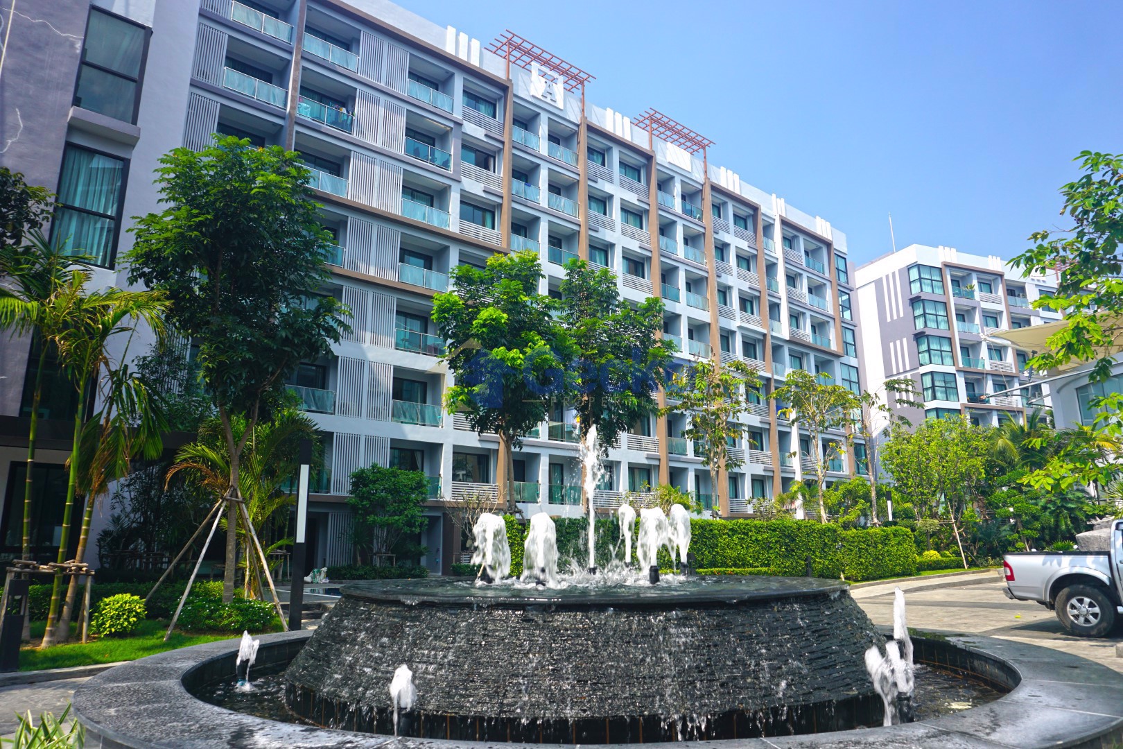 Dusit Grand Park