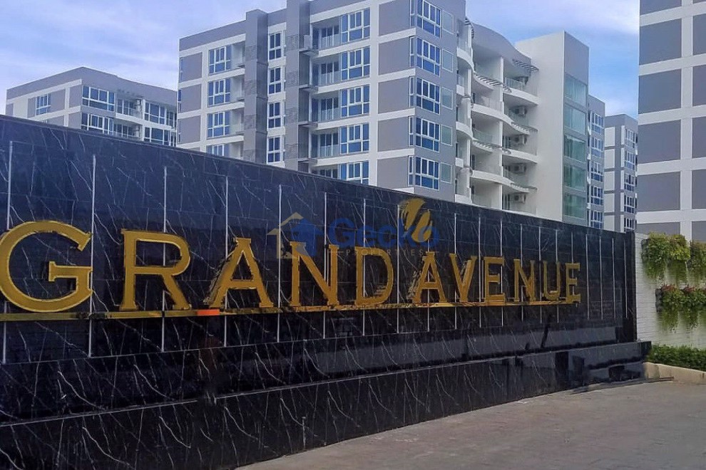 Grand Avenue Residence (Photo 2)