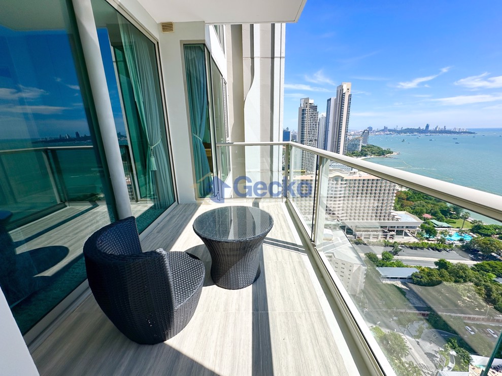 2 Bedrooms Condo in The Riviera Wong Amat Beach Wongamat C012399 (Cover Photo)