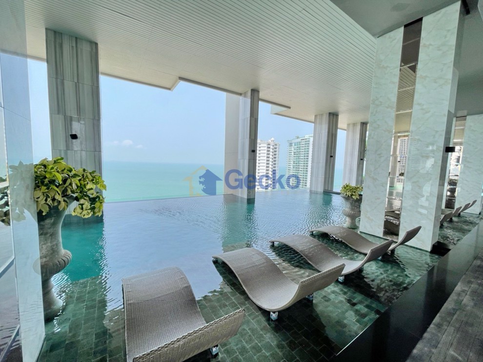 2 Bedrooms Condo in The Riviera Wong Amat Beach Wongamat C012399 (Photo 4)