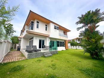 4 Bedrooms House in Central Park Hillside Village  East Pattaya H012400