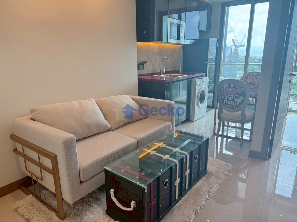 1 Bedroom Condo in The Riviera Ocean Drive Jomtien C010503 (Photo 2)