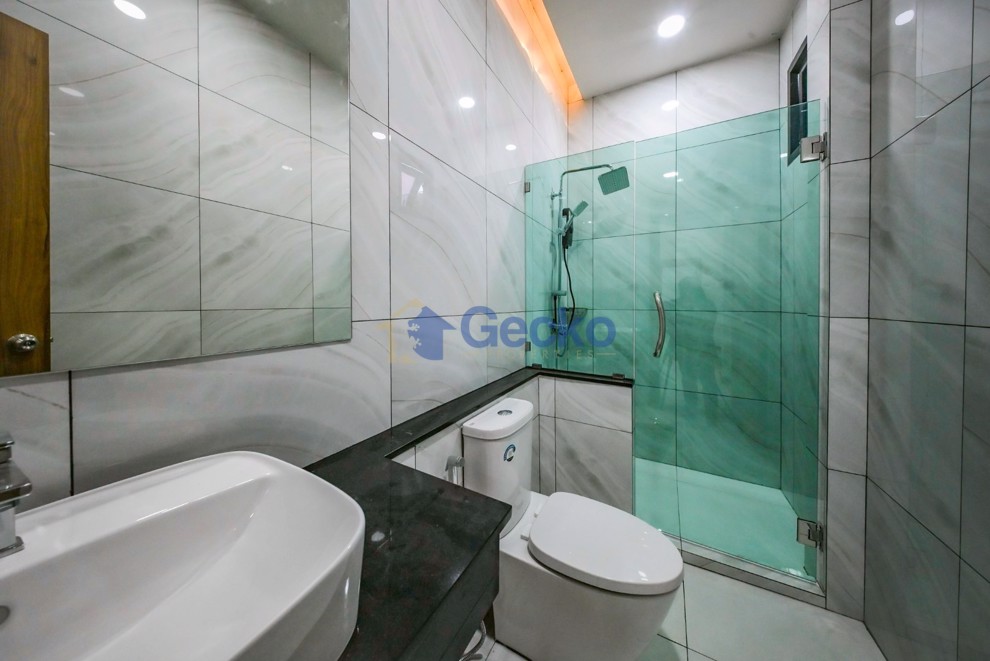 3 ห้องนอน บ้าน  พัทยาตะวันออก H012405 (Photo 4)