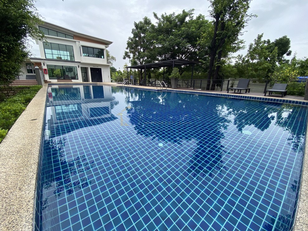 3 Bedrooms House in Patta Village  East Pattaya H003262 (Photo 1)