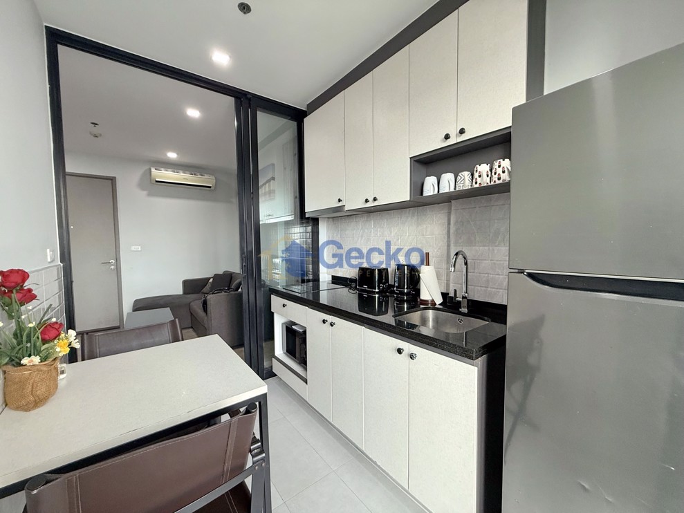 1 Bedroom Condo in The Base Central Pattaya C012401 (Photo 2)