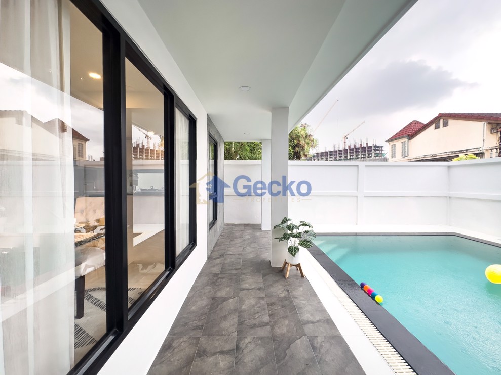 6 ห้องนอน บ้าน  พัทยาใต้ H012412 (Photo 1)