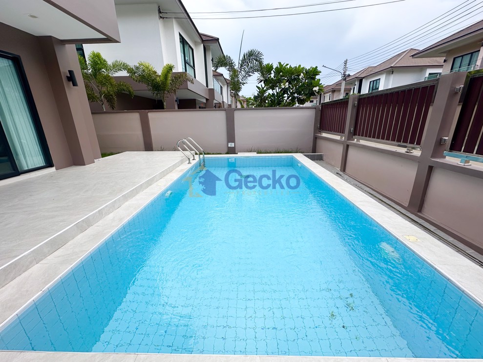 4 Bedrooms House in The Lake  Huay Yai H012414 (Photo 1)