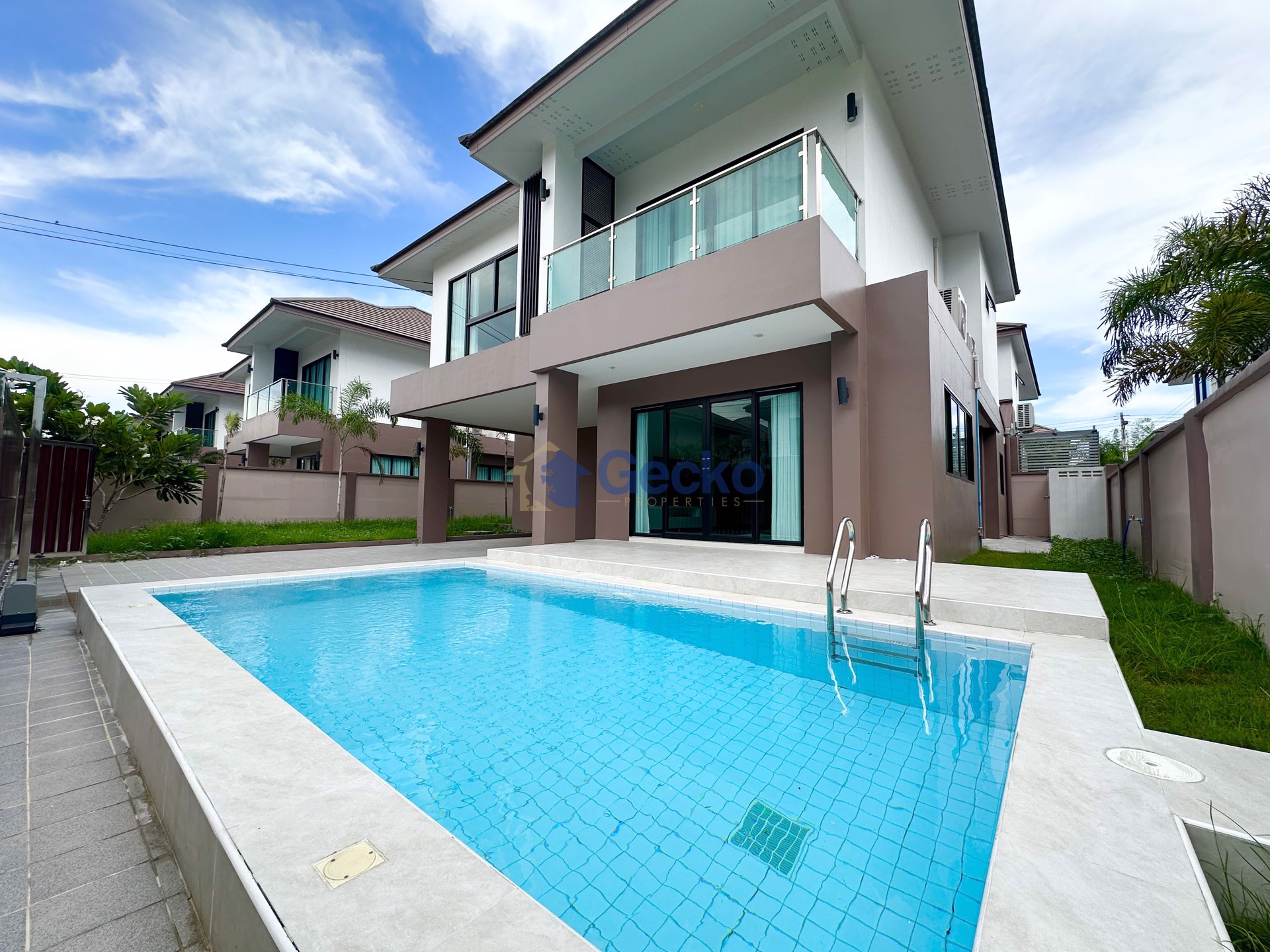 4 Bedrooms House in The Lake  Huay Yai H012414