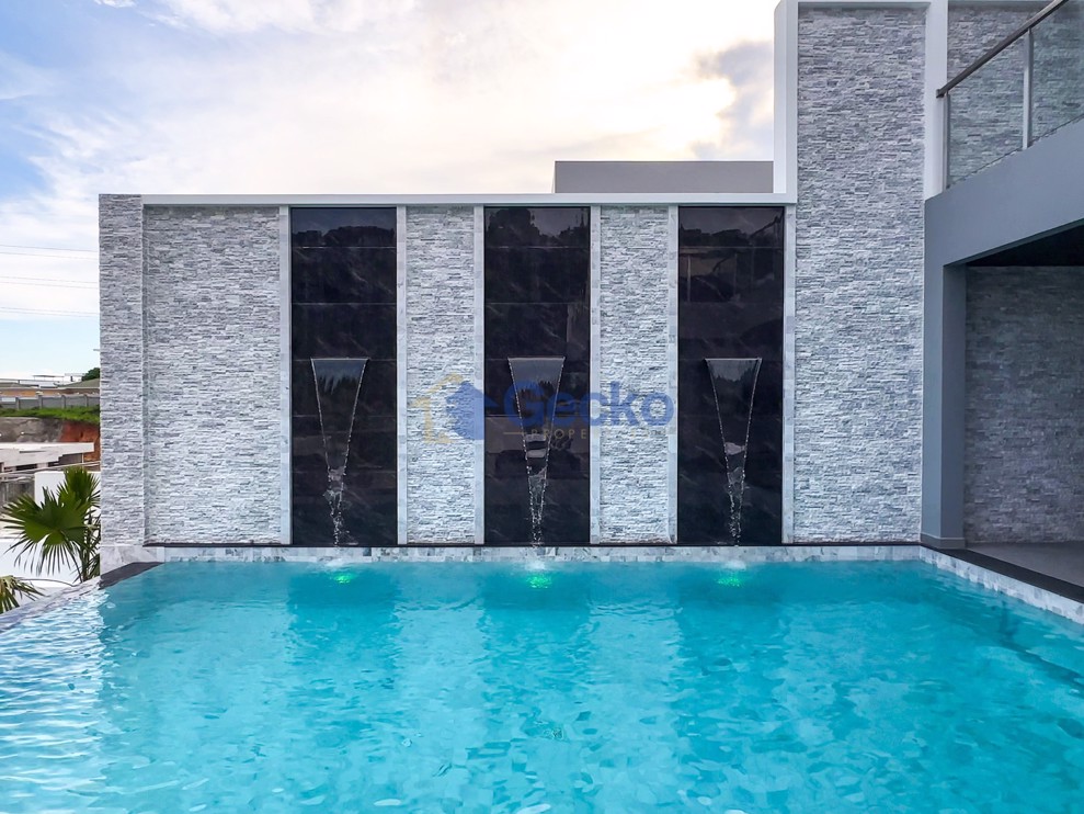 5 ห้องนอน บ้าน in Siam Royal View Lakeside  พัทยา H012429 (Photo 1)