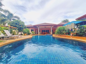 3 Bedrooms House  East Pattaya H012434