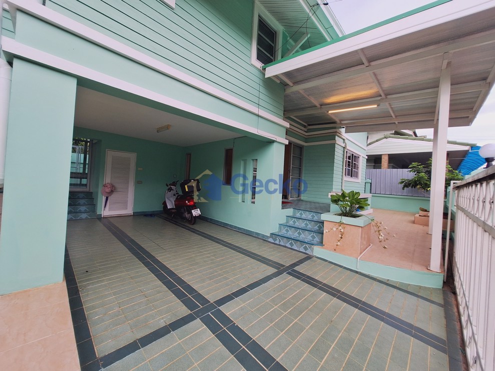 3 Bedrooms House in Baan Chalita  Na Kluea H012437 (Photo 2)