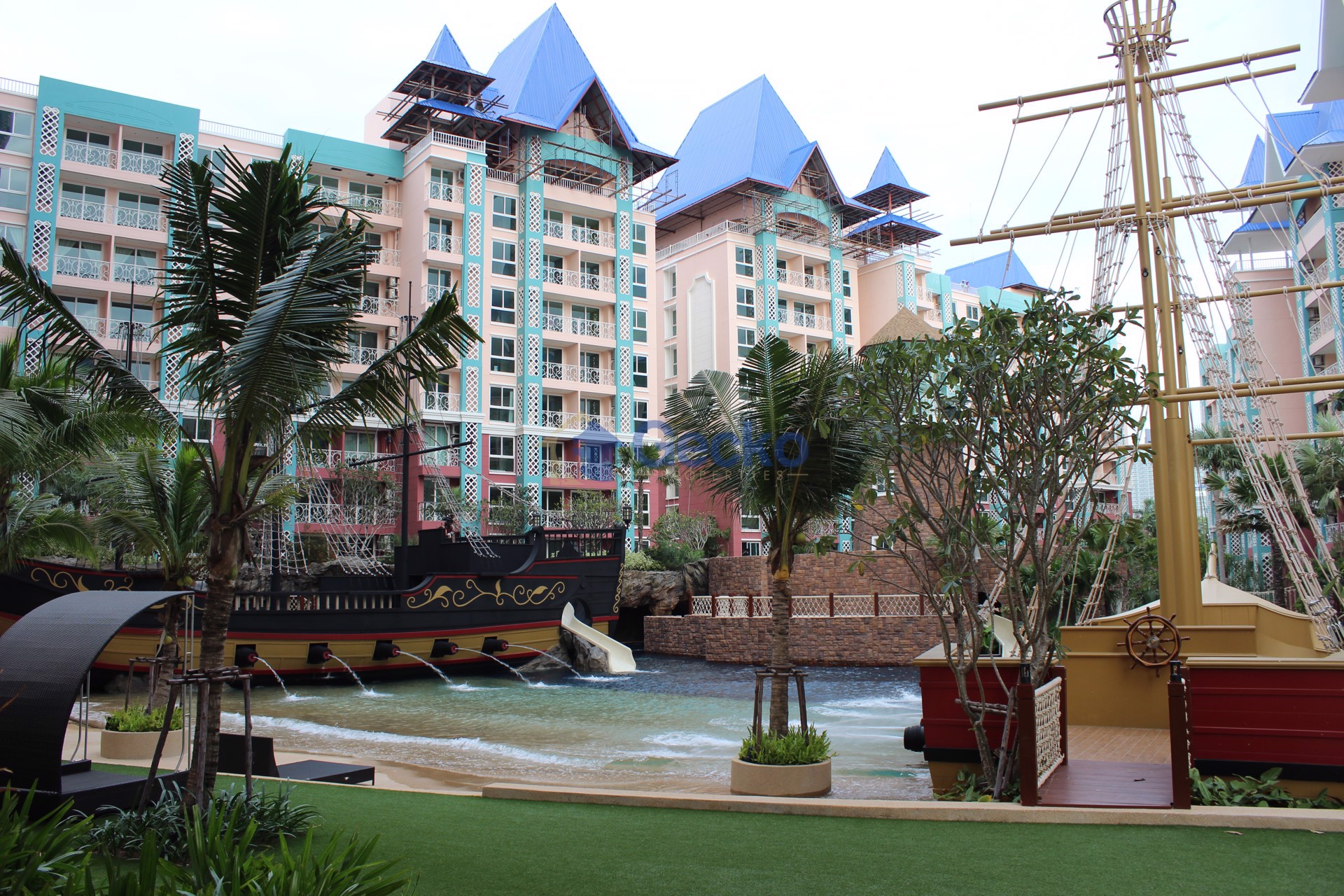 2 Bedrooms Condo in Grande Caribbean Condo Resort Jomtien C012441