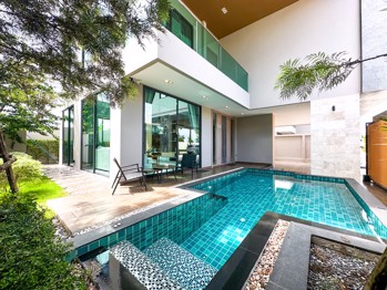 4 Bedrooms House in Madcha Nirvana Baanmae Villa 3  Huay Yai H012443