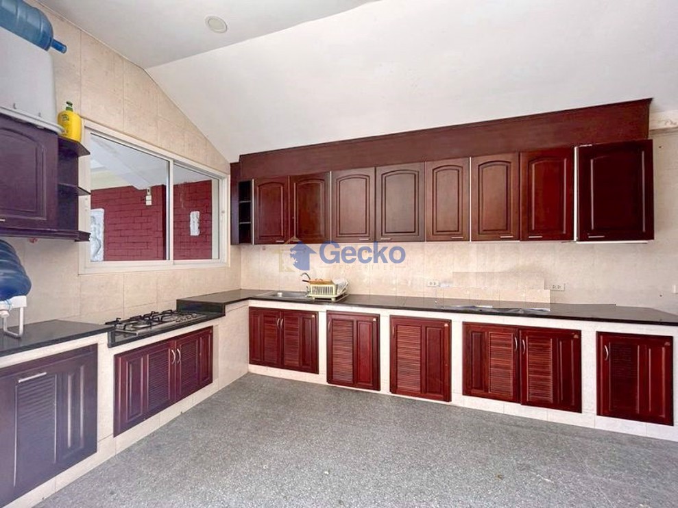 4 ห้องนอน บ้าน in Eakmongkol 4  พัทยาตะวันออก H012444 (Photo 3)