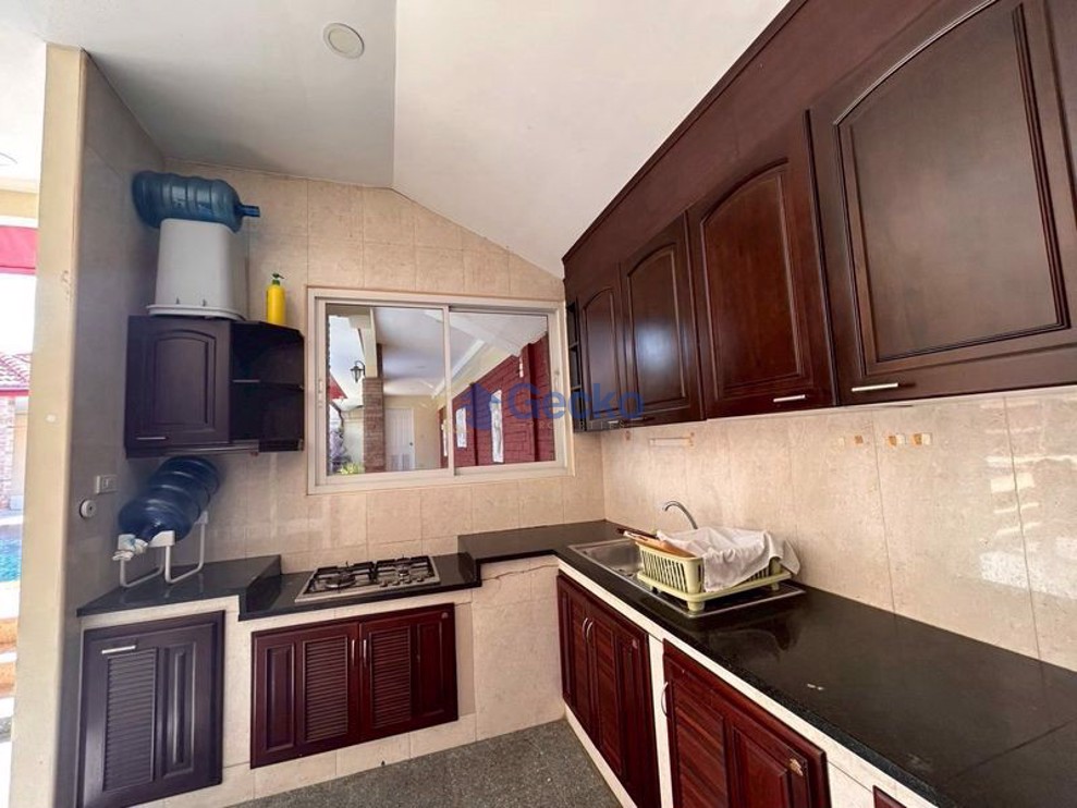 4 ห้องนอน บ้าน in Eakmongkol 4  พัทยาตะวันออก H012444 (Photo 4)