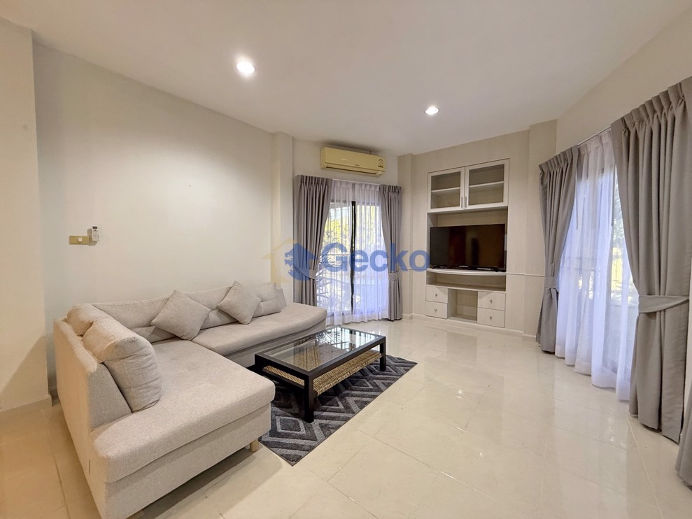 3 Bedrooms House in SP Village 3  East Pattaya H010597 (Photo 2)