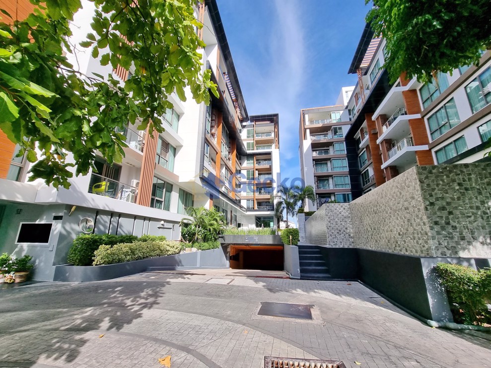 3 Bedrooms Condo in The Urban Central Pattaya C012449 (Photo 1)