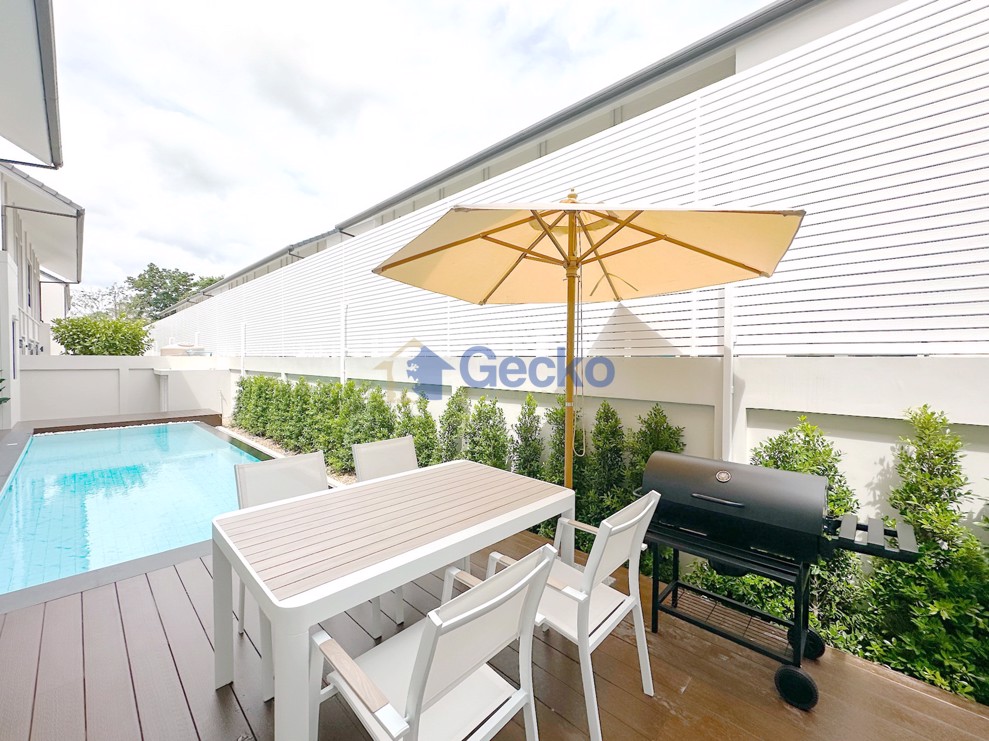4 ห้องนอน บ้าน in The Lavish  พัทยาเหนือ H012472 (Photo 3)