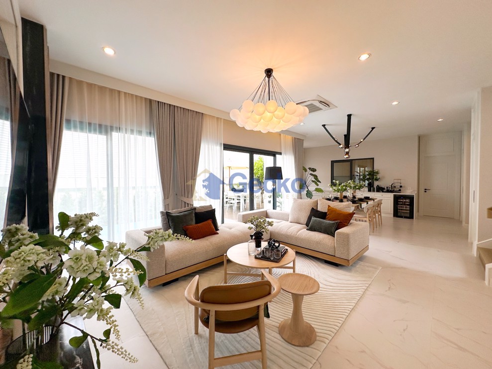 4 ห้องนอน บ้าน in The Lavish  พัทยาเหนือ H012472 (Photo 4)