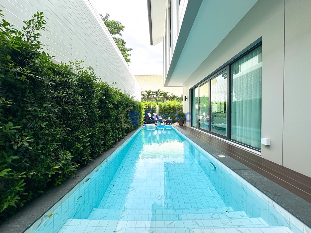 4 ห้องนอน บ้าน in The Lavish  พัทยาเหนือ H012476 (Cover Photo)