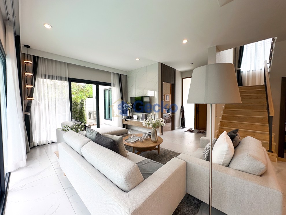 4 ห้องนอน บ้าน in The Lavish  พัทยาเหนือ H012476 (Photo 4)
