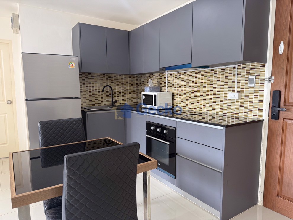 2 Bedrooms Condo in The Pride Pattaya Central Pattaya C010417 (Photo 4)