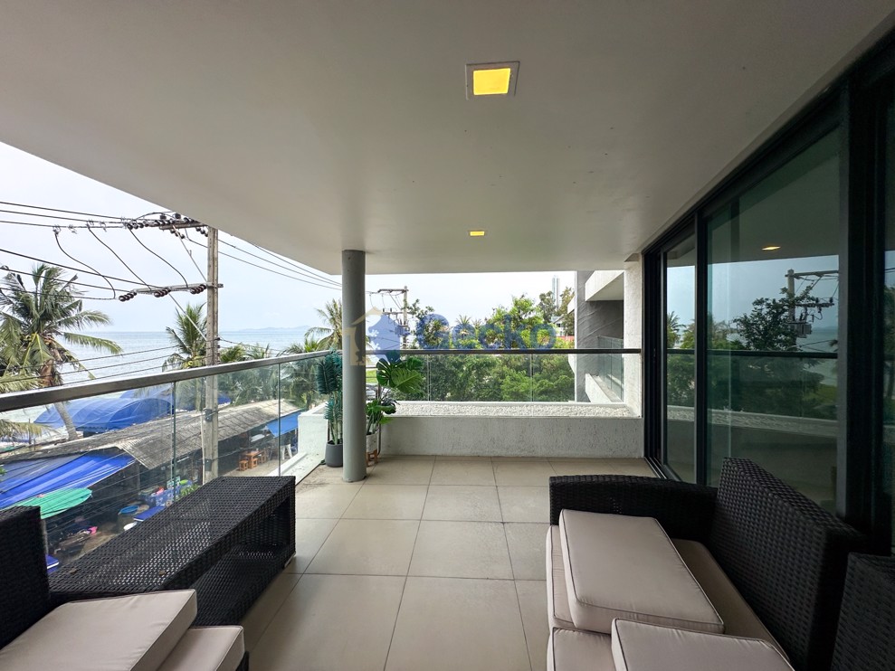 2 Bedrooms Condo in Waters Edge Na Jomtien C012469 (Photo 4)