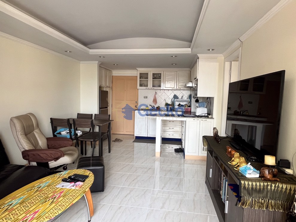 1 Bedroom Condo in Golden Pattaya Condominium Na Kluea C012492 (Photo 1)