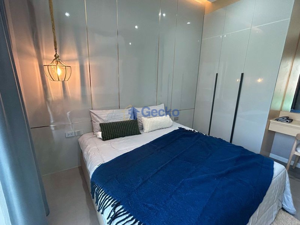4 Bedrooms House  South Pattaya H011865 (Photo 4)