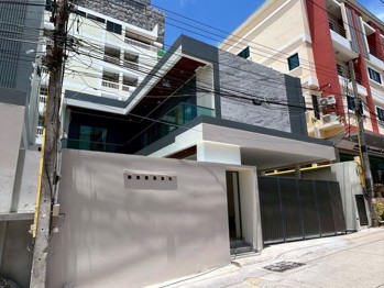 4 ห้องนอน บ้าน  พัทยาใต้ H011865
