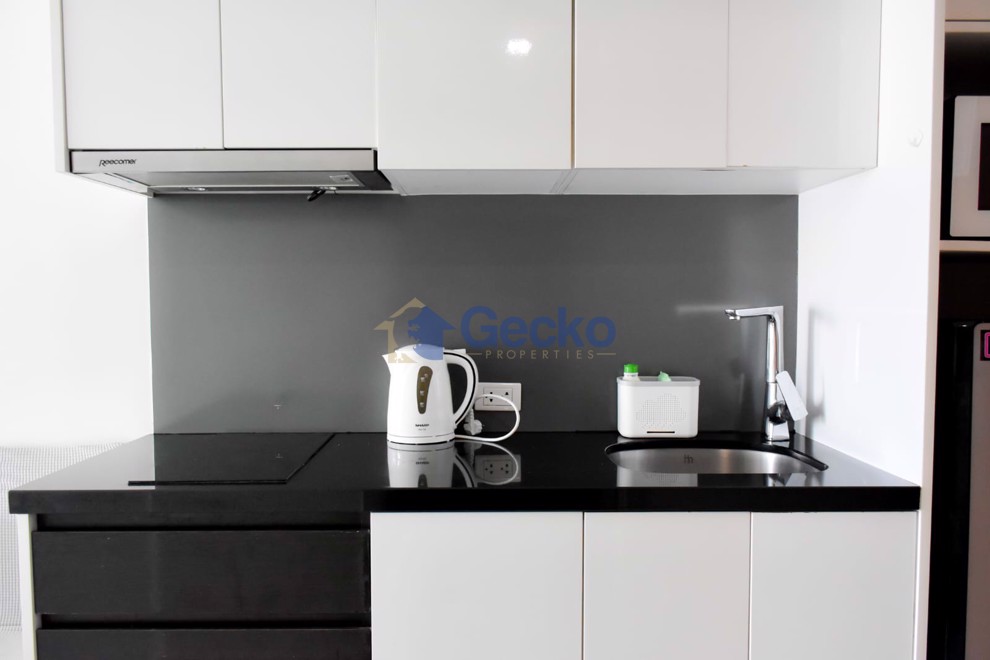 1 Bedroom Condo in Water Park Pratumnak C012505 (Photo 1)