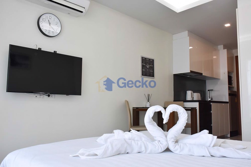1 Bedroom Condo in Water Park Pratumnak C012505 (Photo 3)